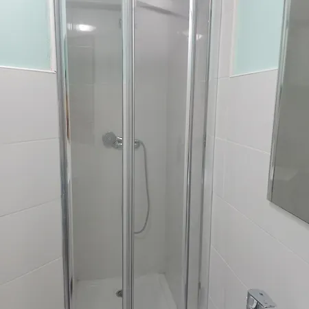 Amroom - *