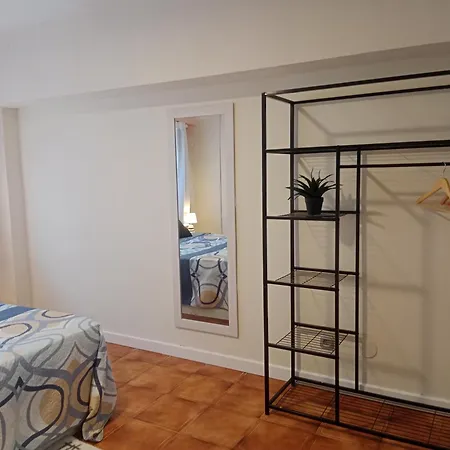 Amroom - Bed and Breakfast 3*